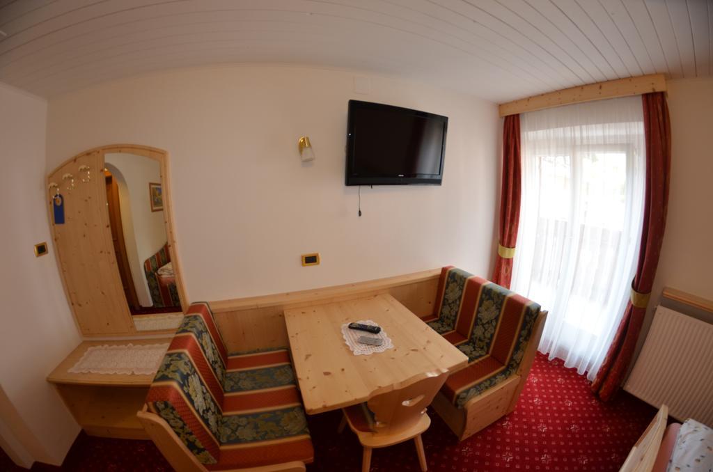 Garni Ossi Bed & Breakfast Santa Cristina Val Gardena Ruang foto
