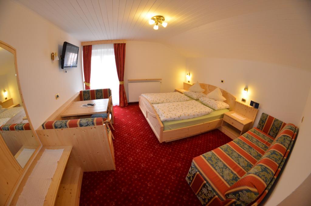 Garni Ossi Bed & Breakfast Santa Cristina Val Gardena Ruang foto