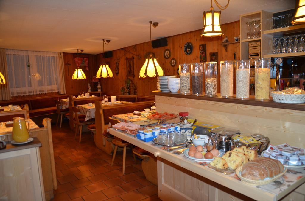 Garni Ossi Bed & Breakfast Santa Cristina Val Gardena Bagian luar foto