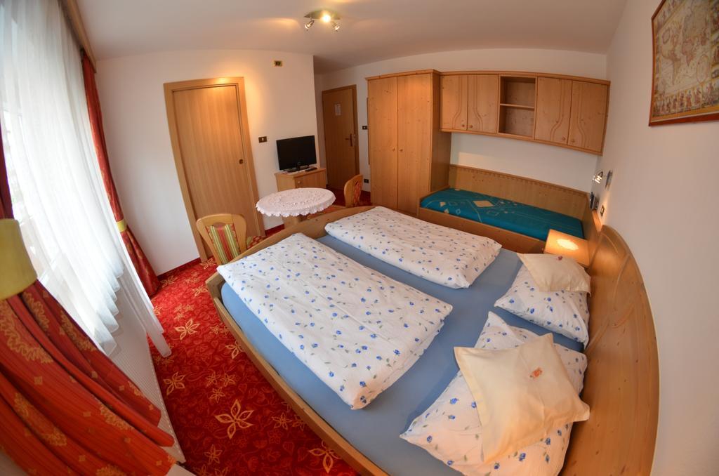 Garni Ossi Bed & Breakfast Santa Cristina Val Gardena Ruang foto